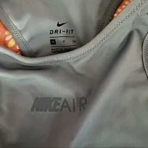 Nike Air High Neck Sports Bra